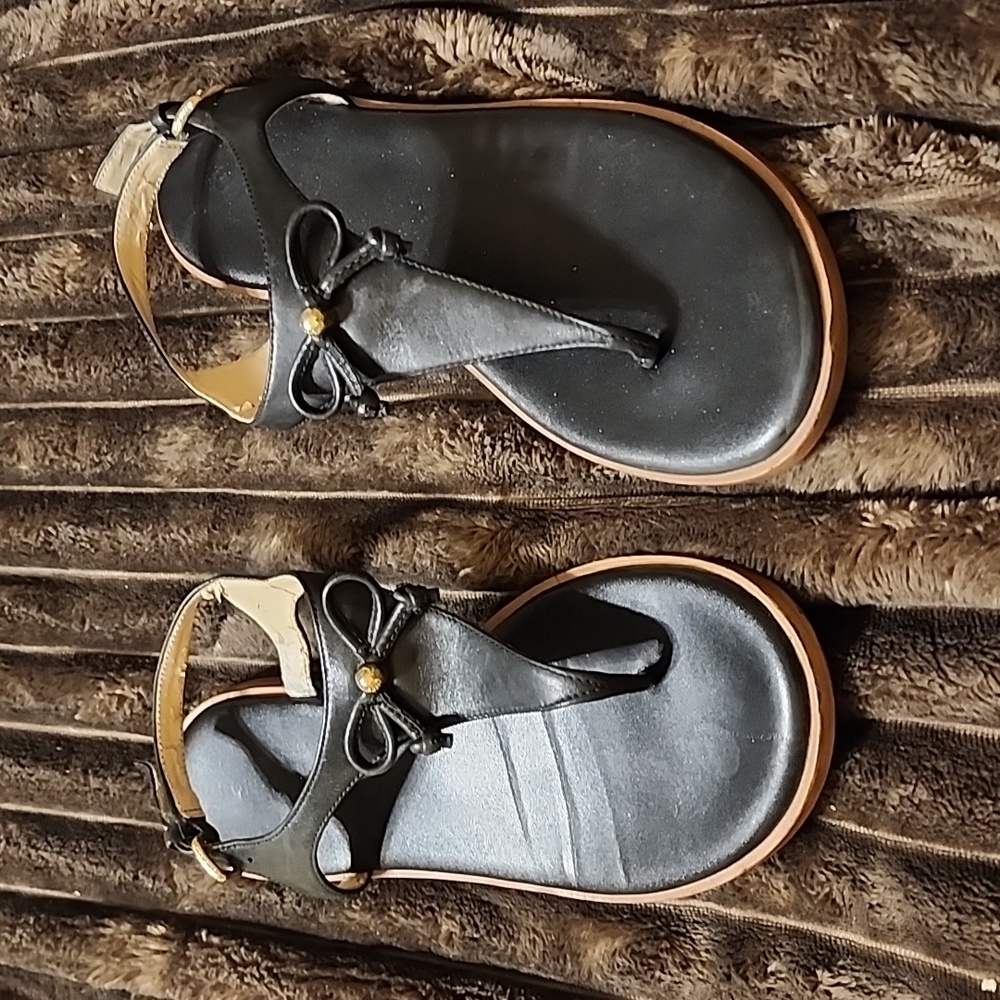 Cole Hann sandals 5.5 $4
